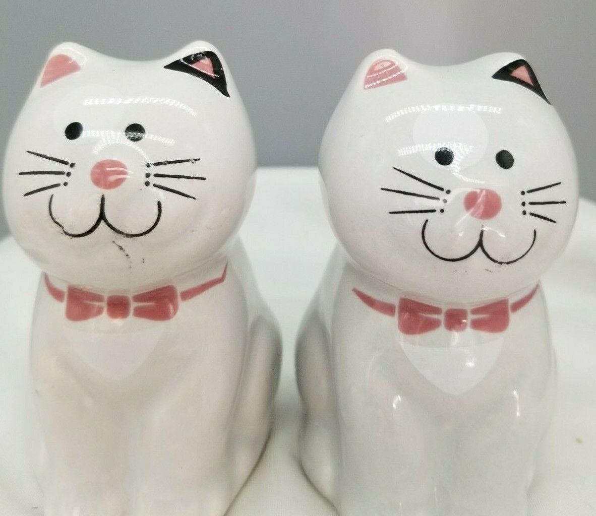 Vintage Porcelain Smiling Light Gray Cat Salt & Pepper Shakers - Cute